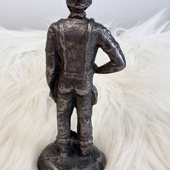 Silver Artisan FigurineWorld Police/Fire Games Calgary,Alberta 1997 - Picture 5 of 6